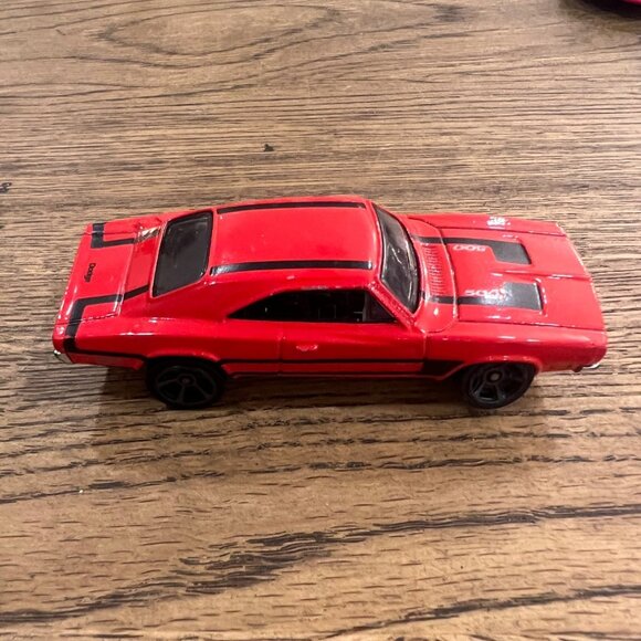 Hot Wheels 2014 Mattel Red '69 Dodge Charger 500 Die-Cast Car Collectible Toy - Picture 2 of 4